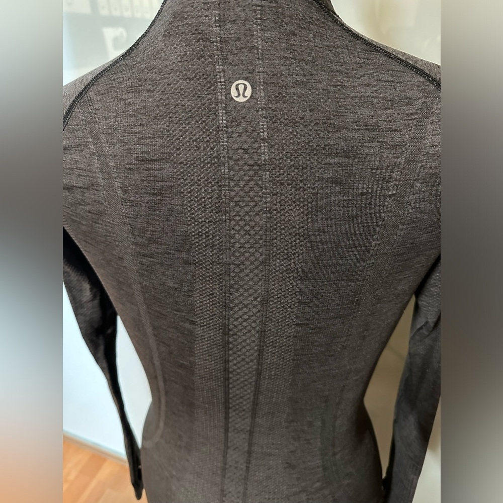 Charcoal Gray Swift Tech - image 6